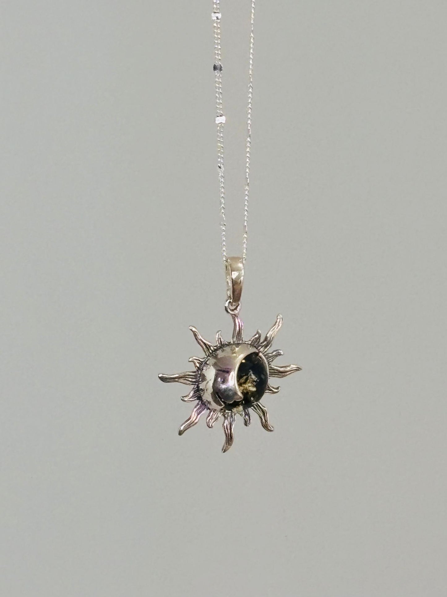Pendentif Yin Yang en Ambre et Argent